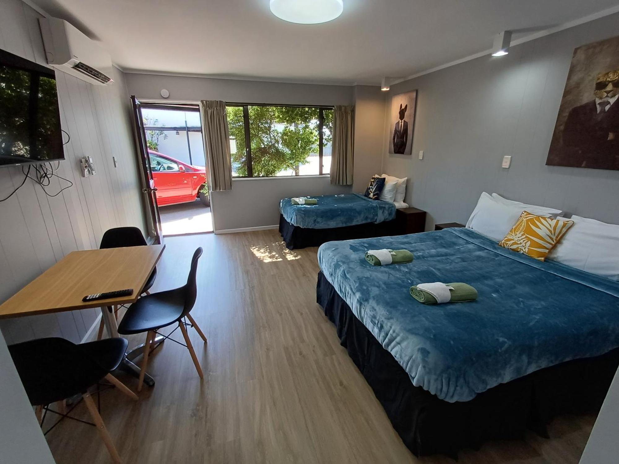 Gothic Heights Motel Christchurch Room photo